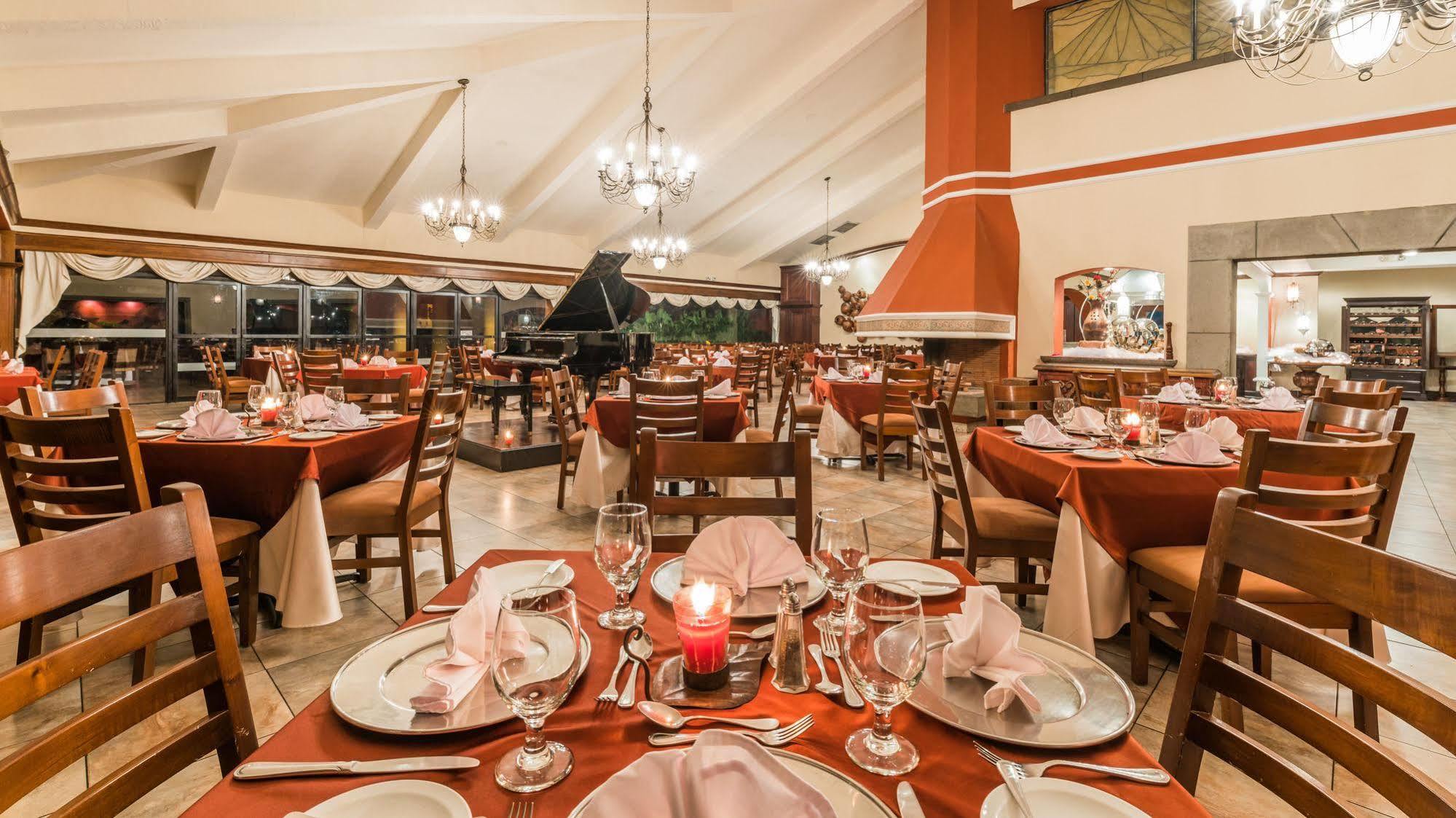 Hotel Soleil La Antigua Bagian luar foto