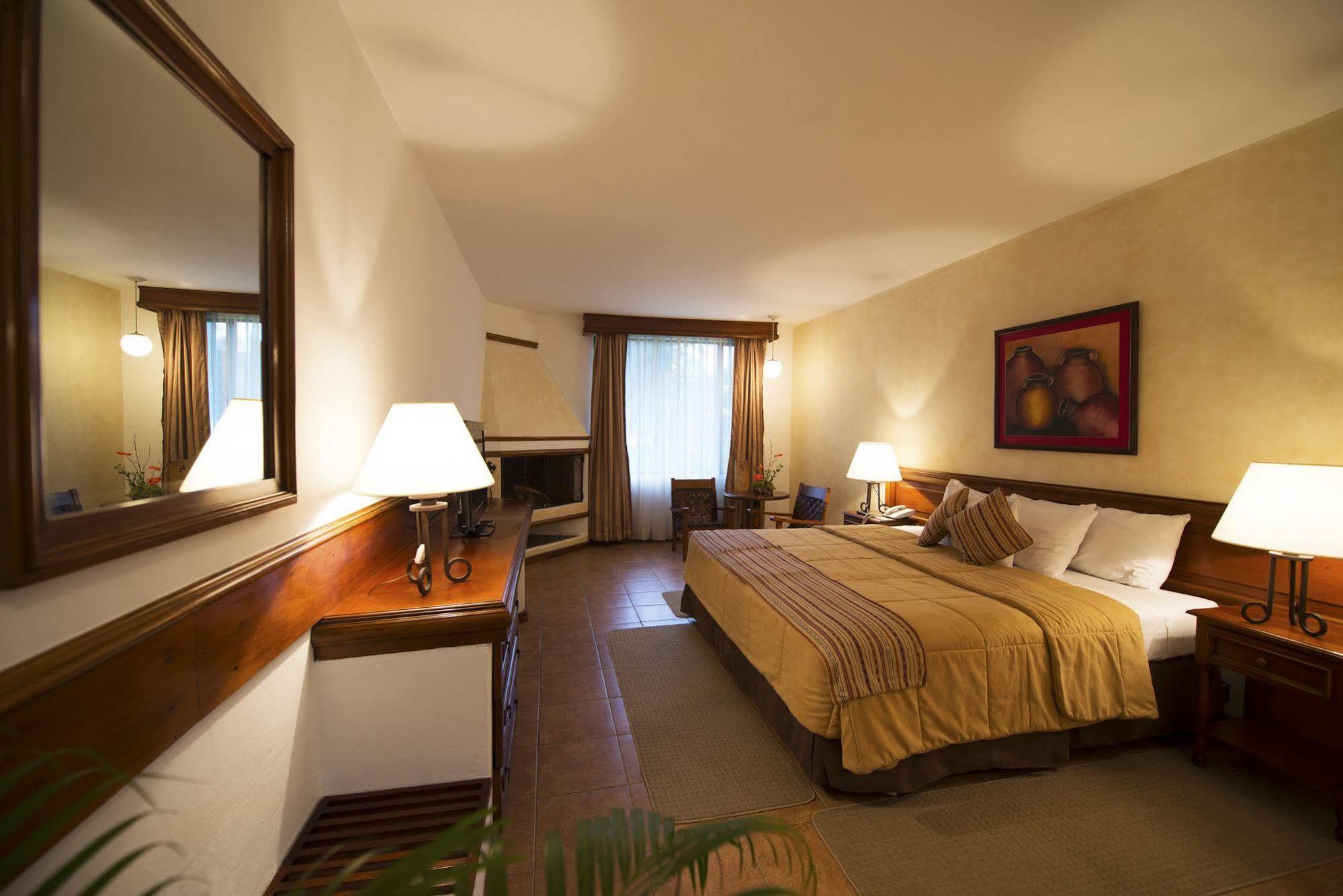 Hotel Soleil La Antigua Bagian luar foto