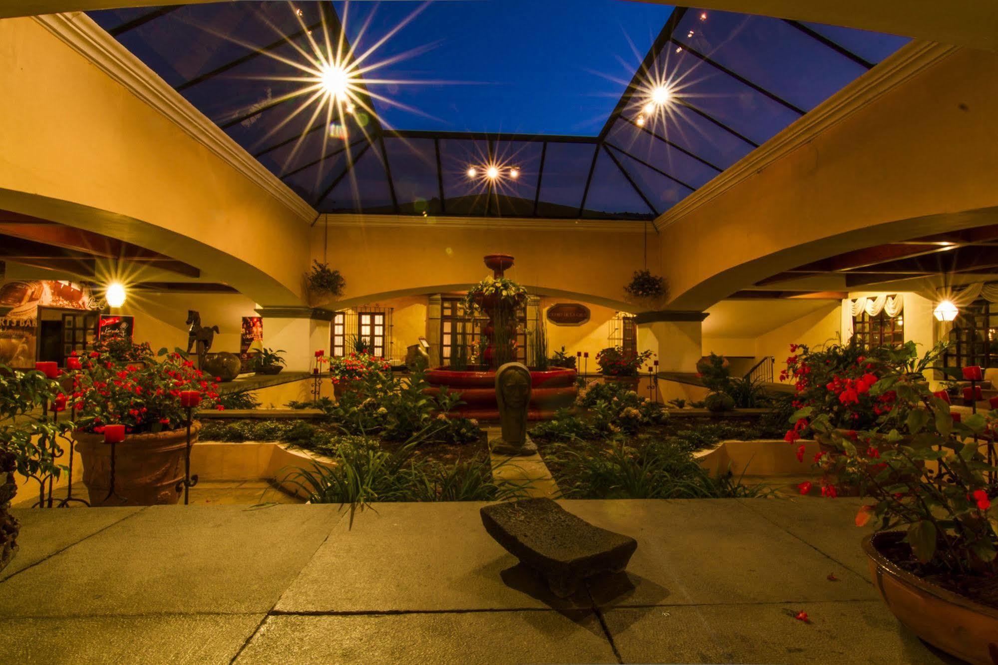 Hotel Soleil La Antigua Bagian luar foto